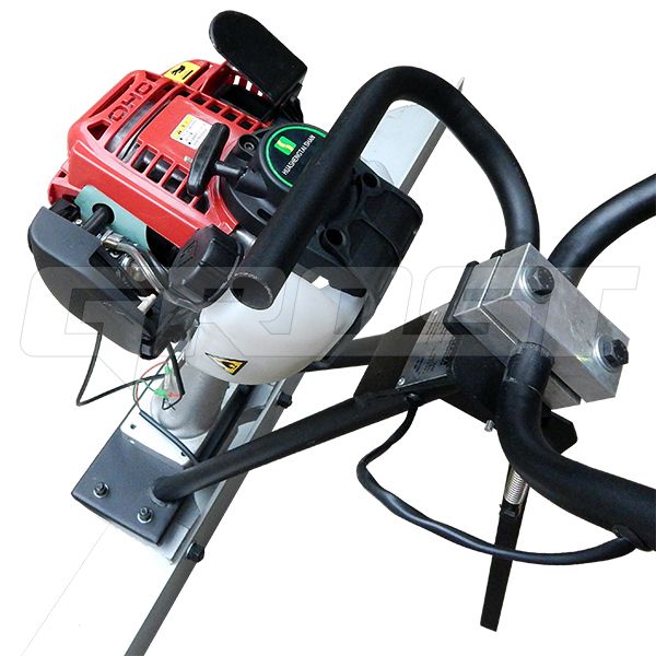 Виброрейка со сменным профилем для одного оператора GROST QVRM