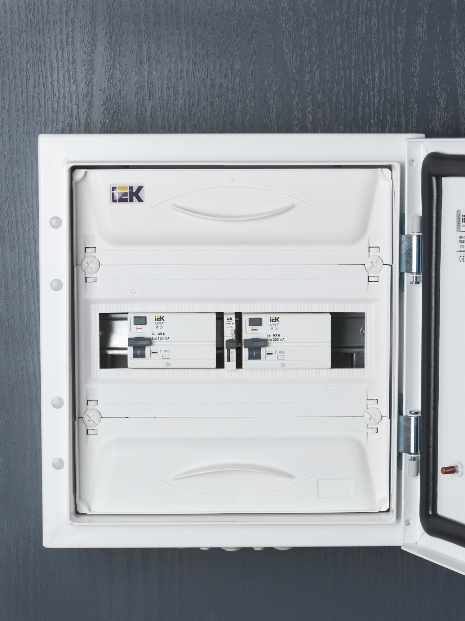 ARMAT Аварийный контакт AR-AUX-AC 240...415В IEK